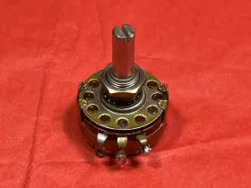 500D105F450DC7 ALLEN-BRADLEY Potentiometer Kohm Rotary