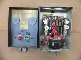 709-TAC1 ALLEN BRADLEY Starter Enclosure #2