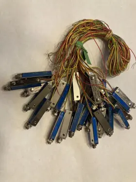 3057L-502 BOURNS Panel Mount Trimpot Leads Potentiometers 3057L-502 BOURNS Panel Mount Trimpot Leads Potentiometers