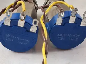 Bourns 3852a-162-604a Lot Of 2 Potentiometers