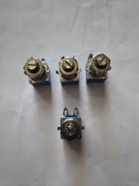 82B1KB20A20 BOURNS Linear Taper Potentiometers