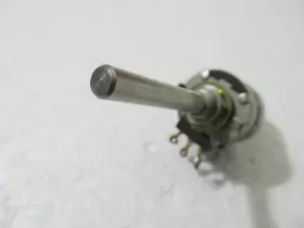 D53C1-25K-S CLAROSTAT Potentiometer Shaft #3 D53C1-25K-S CLAROSTAT Potentiometer Shaft #3