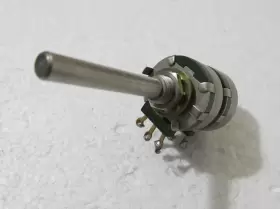 D53C1-25K-S CLAROSTAT Potentiometer Shaft D53C1-25K-S CLAROSTAT Potentiometer Shaft