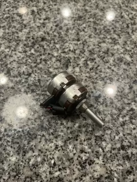 JD1N200P102UA CLAROSTAT Dual Potentiometer Linear Single Turn