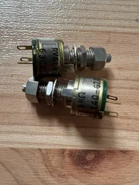 RV6LAYSA102A CLAROSTAT Honeywell Mil Potentiometer Nos RV6LAYSA102A CLAROSTAT Honeywell Mil Potentiometer Nos