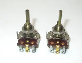 137-6424 CTS Linear Taper Half Moon Shaft Potentiometer Nos