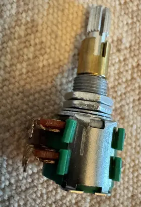BBG-772 NOBLE Eq Potentiometer Linear Taper Stacked Center
