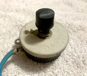 RJS2R0 OHMITE Wirewound Rheostat Potentiometer Std Shaft #2