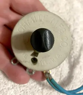 RJS2R0 OHMITE Wirewound Rheostat Potentiometer Std Shaft
