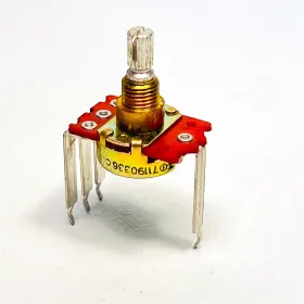 71190336 PEAVEY Pot Potentiometer Knurled Shaft Nos