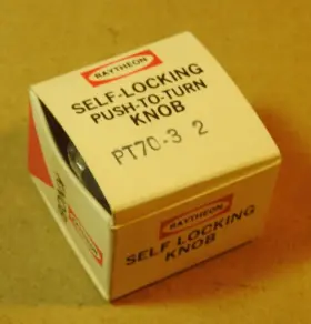 PT70-3-2 RAYTHEON Locking Control Knob Shaft Box PT70-3-2 RAYTHEON Locking Control Knob Shaft Box