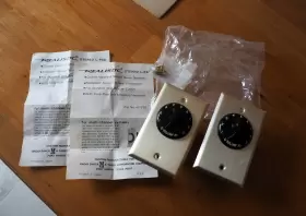 40-979 REALISTIC Stereo Pad Volume Attenuators