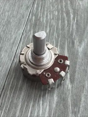 Stockpole B10-140 Vintage 1966 Stackpole Potentiometer 304-6632 Fender Guitar Part