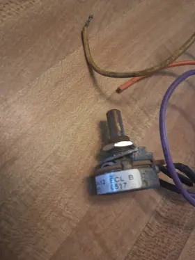 711331896247 UXCELL Round Ceramic Wirewound Potentiometer