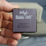 Collectable Intel I486 Dx2 66 Mhz A80486dx2-66 Processor Dated '92 With Heatsink. Fixed Price $29.95.